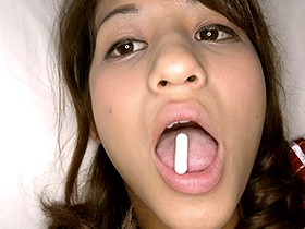 超スペック！ハーフ美少女ちゃんの、ガンギマリ中出し実況中継！「ハァハァ、誰にでも中出しさせるのが、こんなに気持ちいいなんて…」 サンプル動画サムネイル